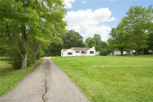 3265 Ridgewood Rd, Fairlawn, OH 44333 - Photo 2