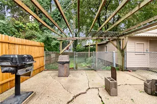 543 Allyn St, Akron, OH 44311 - Photo 32