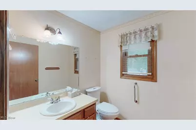 3846 Golden Wood Way, Uniontown, OH 44685 - Photo 32