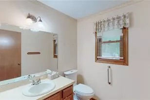 3846 Golden Wood Wy, Uniontown, OH 44685 - Photo 32