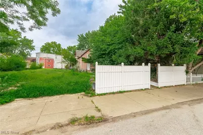 827 Starkweather Avenue, Loveland, OH 44113 - Photo 42
