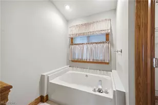 892 Mayfield Dr, Boardman, OH 44512 - Photo 24