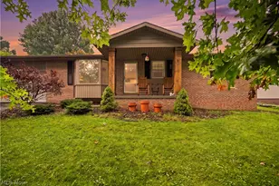 401 Springbrook Dr SW, New Philadelphia, OH 44663 - Photo 2