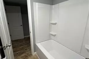 320 Village Pointe Dr, Akron, OH 44313 - Photo 10