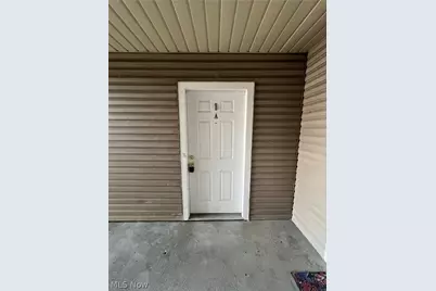 320 Village Pointe Drive #1, Akron, OH 44313 - Photo 2