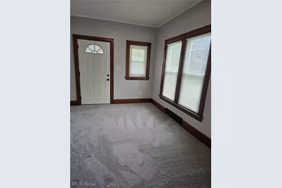 504 Jefferson Avenue, Barberton, OH 44203 - Photo 2