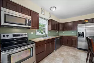 4700 Idle View Dr, Vermilion, OH 44089 - Photo 10