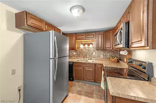 324 Viking St NW, North Canton, OH 44720 - Photo 6