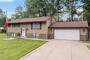 5511 Donner Dr, New Franklin, OH 44216 - Photo 2