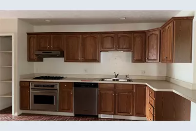 4228 Castle Ridge, Akron, OH 44321 - Photo 6