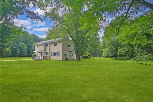 27304 White Rd, Willoughby Hills, OH 44092 - Photo 2