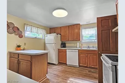27304 White Road, Willoughby Hills, OH 44092 - Photo 22