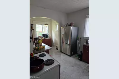 907 Delia Avenue, Akron, OH 44320 - Photo 6
