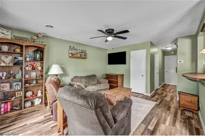 37338 Lakeshore Boulevard, Eastlake, OH 44095 - Photo 6