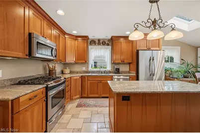 304 Castle Boulevard, Akron, OH 44313 - Photo 16