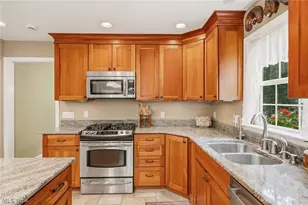 304 Castle Blvd, Akron, OH 44313 - Photo 18