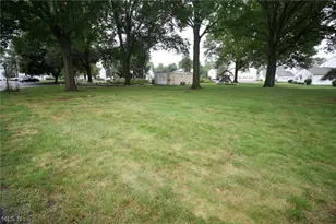 2551 Royal County Down, Uniontown, OH 44685 - Photo 40