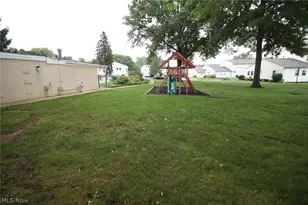 2551 Royal County Down, Uniontown, OH 44685 - Photo 38