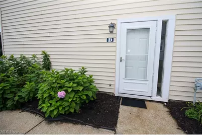 2551 Royal County Down #D, Uniontown, OH 44685 - Photo 2