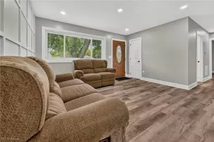2514 Regentview St NE, Canton, OH 44705 - Photo 8