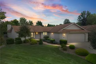 32647 Deerspring Ct, North Ridgeville, OH 44039 - Photo 2