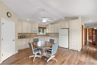 32647 Deerspring Court, North Ridgeville, OH 44039 - Photo 18