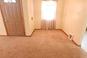2177 Green Ridge Dr, Wickliffe, OH 44092 - Photo 8