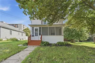 284 E Park Ave, Barberton, OH 44203 - Photo 1