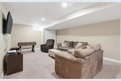 882 Queens Gate Way, Wadsworth, OH 44281 - Photo 32