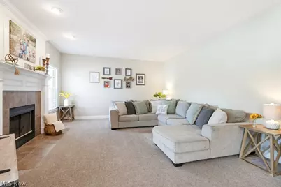 882 Queens Gate Way, Wadsworth, OH 44281 - Photo 6