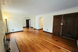 18313 Newell Rd, Huber Heights, OH 44122 - Photo 4
