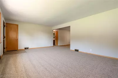 114 Keeferview Street NW, Navarre, OH 44662 - Photo 6