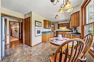 219 W Mennonite Rd, Aurora, OH 44202 - Photo 10