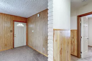 841 Caddo Ave, Akron, OH 44305 - Photo 8