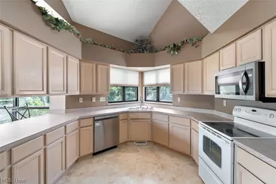 3919 Marsh View Drive, Green, OH 44319 - Photo 16