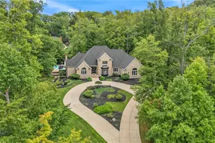 8215 Eagle Ridge Dr, Concord Twp, OH 44077 - Photo 2