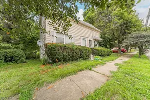 1223 Delos St, Akron, OH 44306 - Photo 2