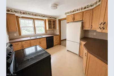 409 E Main Street, Madison, OH 44057 - Photo 6
