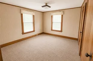 409 E Main St, Madison, OH 44057 - Photo 8