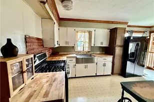 448 Hiwood Ave, Munroe Falls, OH 44262 - Photo 4
