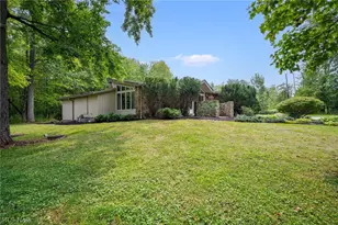 8995 Knotty Pine Ln, Chardon, OH 44024 - Photo 48