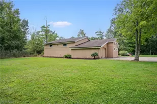 8995 Knotty Pine Ln, Chardon, OH 44024 - Photo 40