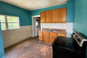 9705 Dunlap Ave, Loveland, OH 44105 - Photo 6