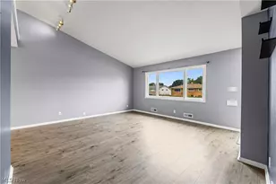 578 E Dartmoor Ave, Green Hills, OH 44131 - Photo 18