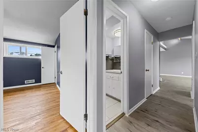 578 E Dartmoor Avenue, Green Hills, OH 44131 - Photo 24