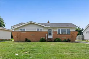 578 E Dartmoor Ave, Green Hills, OH 44131 - Photo 1