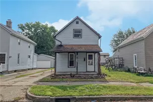 411 5th St NW, New Philadelphia, OH 44663 - Photo 2