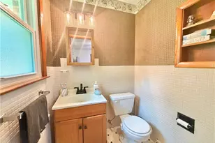 728 Hazelwood Dr, Vermilion, OH 44089 - Photo 16