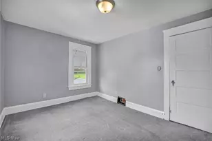 950 Haynes St, Akron, OH 44307 - Photo 14