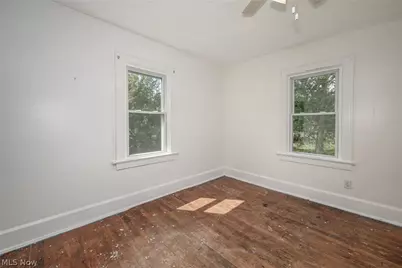 9408 Tallmadge Road, Diamond, OH 44412 - Photo 12